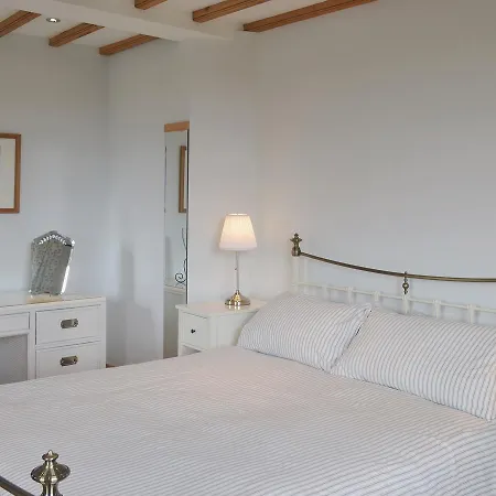 The Farmhouse - West Wing Nyaraló *