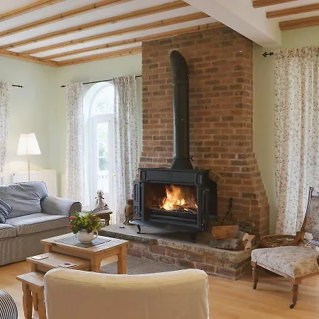 The Farmhouse - West Wing *